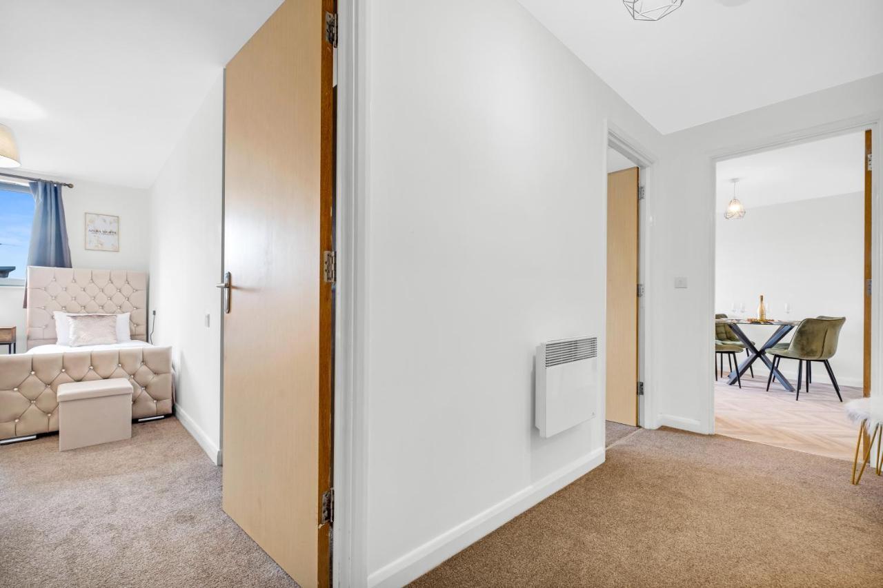 Stylish 4Th Floor 2 Bedroom En Suite City Centre Apartment With Parking By Azura Nights Birmingham Ngoại thất bức ảnh